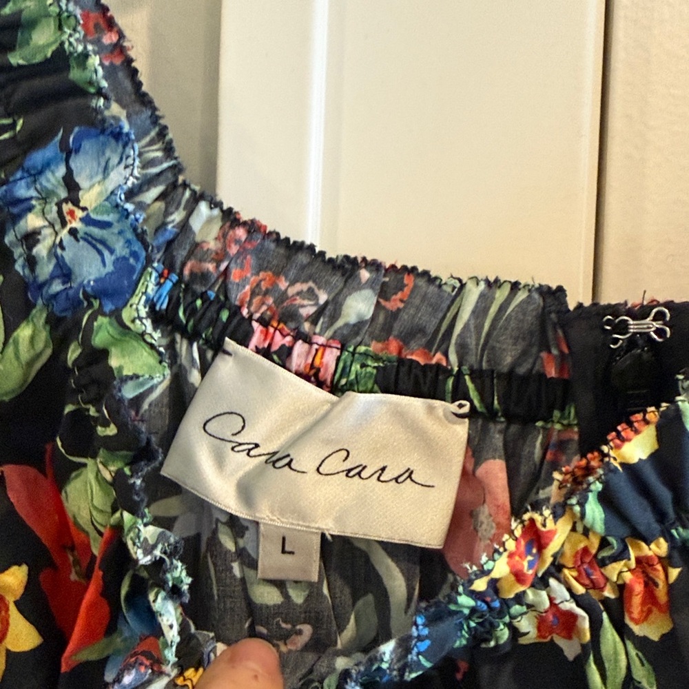 Cara Cara off (or On) shoulder floral cotton dress in black - Picture 5 of 5